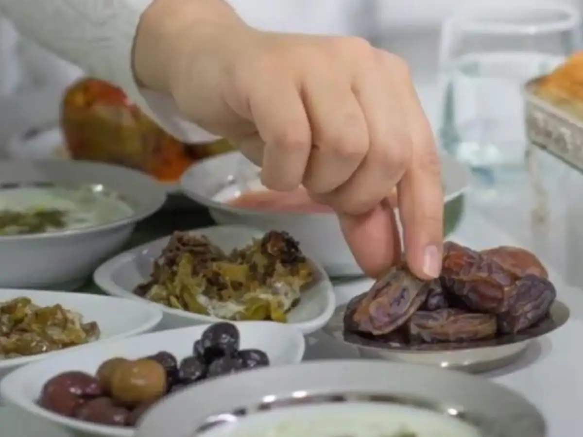 نکات مربوط به تغذیه در سفر زیارتی نکات مربوط به تغذیه در سفر زیارتی